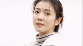 把我们之间的距离控制在舞台上和舞台下，这样我们能一起走的更远一些，向着你心中的桃源飞吧