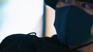 Một cặp đôi "kẻ lừa đảo đánh bom" nổi tiếng ở thành phố Gia Lâm đã đến chiến trường phía trước. Nhữn