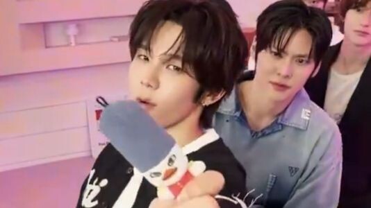 Thử thách ném búp bê “Boom Shakalaka” của RIIZE