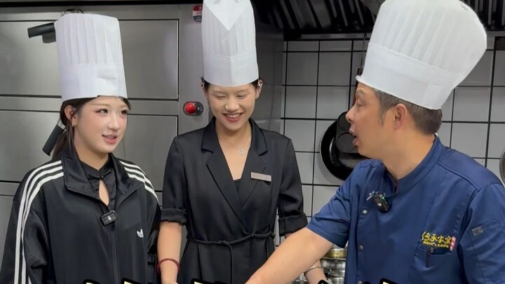 Bộ ba cứu sống còn đắt hơn cả cua hoàng đế! Sáu cân tôm hùm Úc cũng không thoát khỏi #CảmƠnBạnTiếpNố