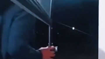 这小哥是有多喜欢朋友家的狗子啊！就不能自己也养一只吗？哈哈哈哈