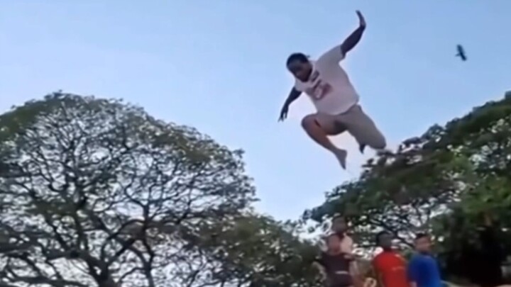 【人类迷惑行为】 061 从天而降的大男人