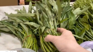 Mua đồ ăn và đồ dùng trong gia đình _ 4