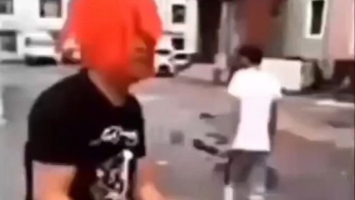 الساعة ذات الاتجاه المعاكس