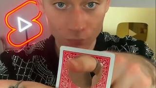 Pria di America's Got Talent menampilkan sulap, lubang hitam menghilang!