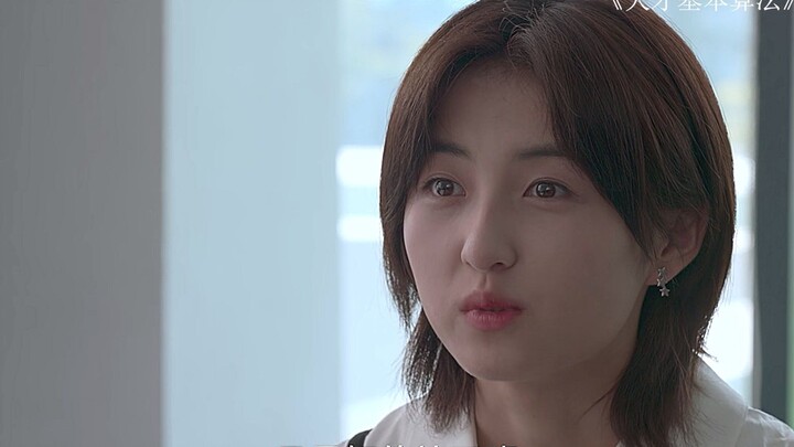 Cô gái đăng ký lớp học bị mọi người coi thường, nhưng khi bố cô xuất hiện đã khiến hiệu trưởng sợ hế