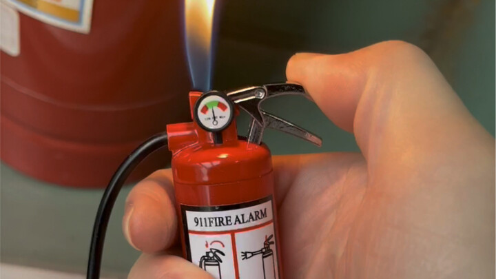 Tao cứ thắc mắc sao lại có người nói bình chữa cháy cũng có thể bốc cháy nhỉ?