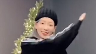 【2009 مقابل 2021】تايون ترقص على أغنية "Dreams Come True"