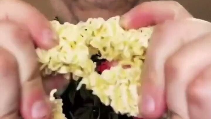 This bro tried copying a viral cooking hack from the internet, but something went wrong at some step