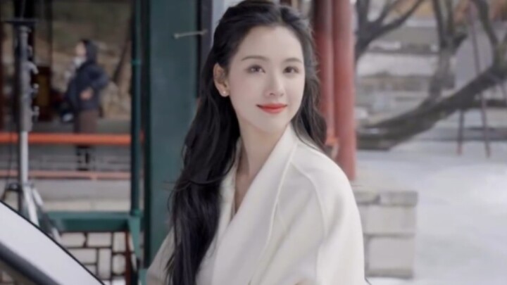 Cười chết mất thôi, thầy Đường Dực đặt cho tạo hình này là nhà thiết kế hồi hương; có khi nào “người