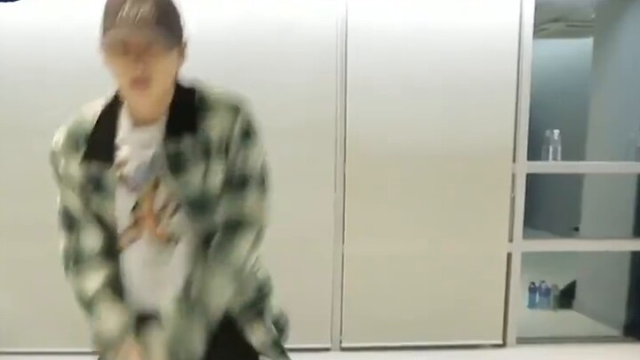 Hey Mama Practice Room Solo Demonstration Ver. Men Doing Housework 2 Lee Hyuk Jae/Eun Hyuk