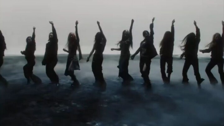 Cậu bảo với tôi đây là cùng một đạo diễn???