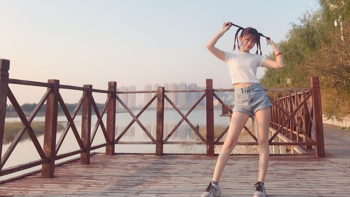 【Zhang Xiaoqianer】dingin Aku punya hati yang feminin dengan kuncir kuda kembarku, haha (Yejiwei)