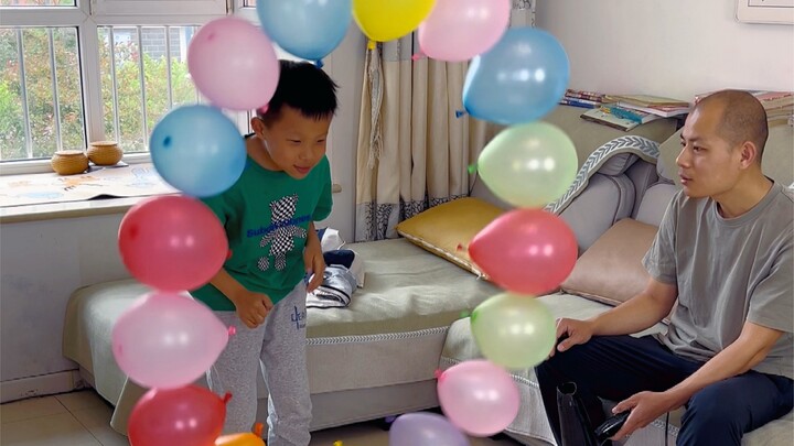 ممكن تلعب بالبالونات هيك بس؟