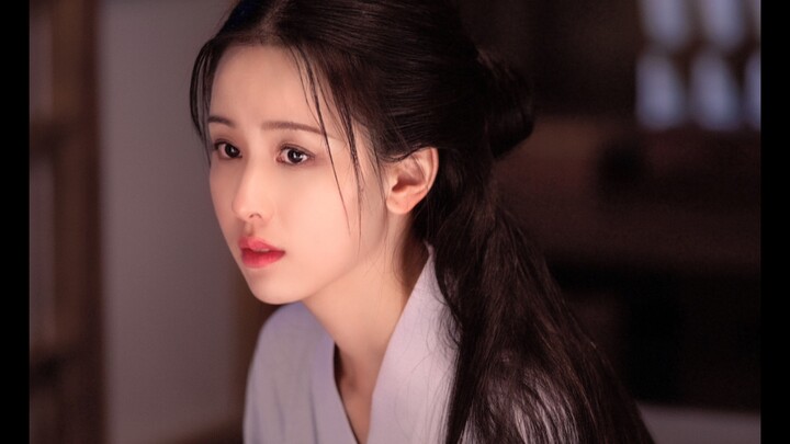 She is unknown when she plays the female lead, but she outshines all the other girls when she plays 