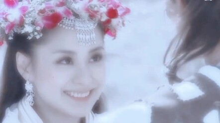 لم تكن مسلسلات الأزياء التاريخية القديمة جميلة في شخوصها فحسب، بل كانت زينة الجبهة فيها رائعة أيضًا.