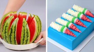 สอนแต่งหน้าเค้กแตงโมแสนอร่อย สูตรเค้กที่สนุกและสร้างสรรค์สำหรับทุกโอกาส