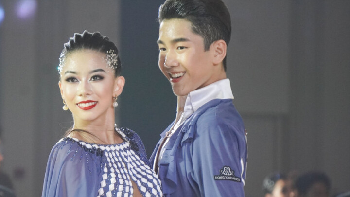 Congratulations to you, the champion of the professional college under 16 category [Wang Chongmo and
