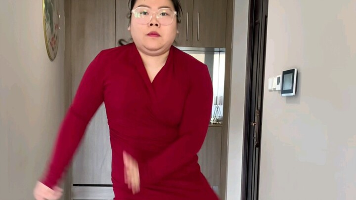 #Di alun-alun tak pernah kekurangan penari. Tarian alun-alun juga oke, aku ikut nimbrung nih! #menar