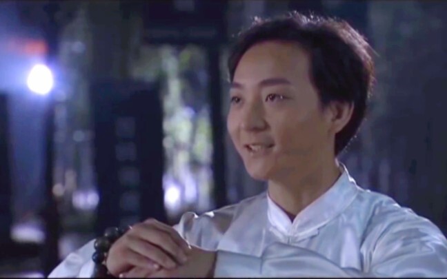 【铠甲勇士刑天】清自在打跑小流氓，他认出小飞是飞影铠甲！