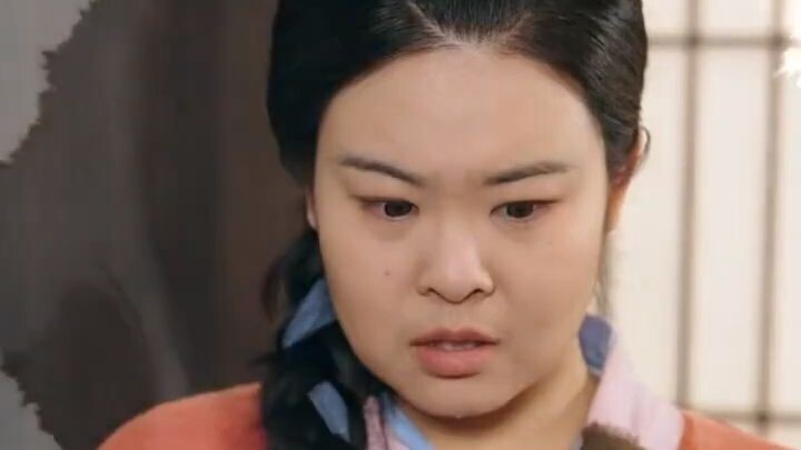 She transmigrated in ancient times and helped her new family to live a better life.