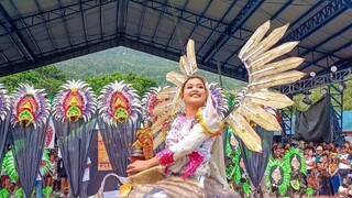 心安處處安，何處不自在；心寬天地寬，無人成敵對。