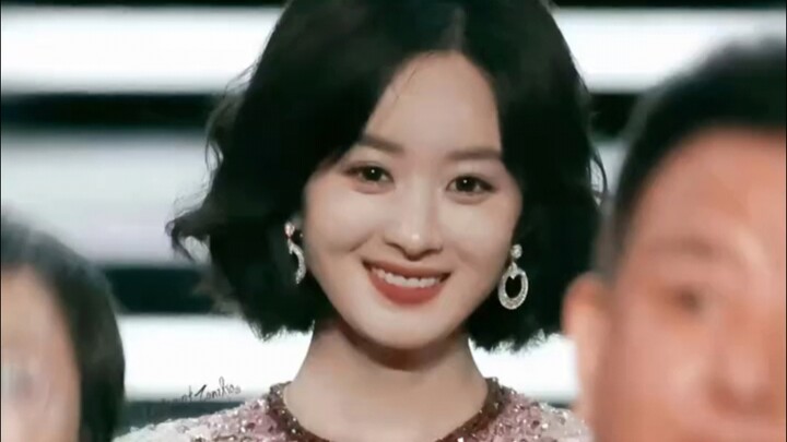 Kali ini, “Angin Musim Panas” benar‑benar membawa kebahagiaan ke seluruh negeri; Zhao Liying meraih 