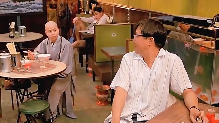 ฝั่งตรงข้ามร้านเป็ดย่างเปิดร้านไก่ทอด ดึงลูกค้าไปหมด จนเหลือแค่แม่ชีคนเดียวในร้าน