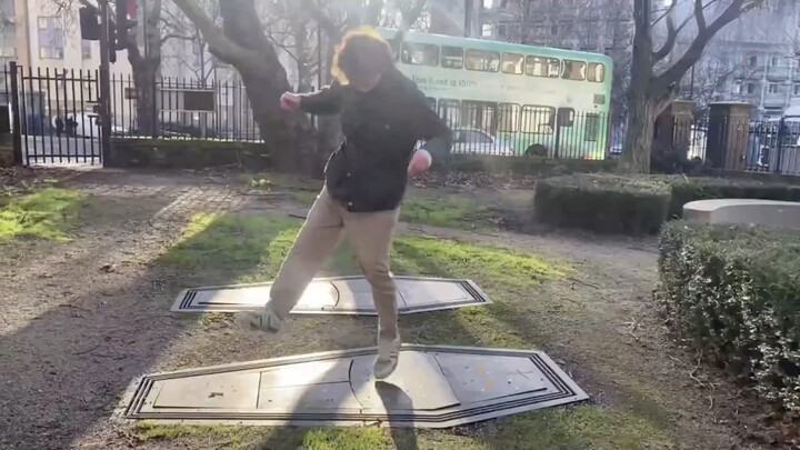 Người đàn ông từng khiến cả thế giới bật cười, hy vọng bạn sẽ nhảy disco trên mộ anh ấy.