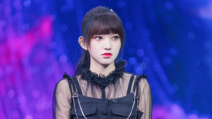 [Cheng Xiao × Lisa × Goo Hara × Park Bom] Let these girls show you what a "human Barbie" really is: 