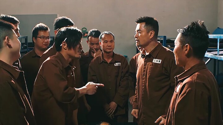 Ngày đầu tiên trong tù của chàng trai trẻ trùng với sinh nhật của anh trai. Anh trai đã ngẫu hứng nh