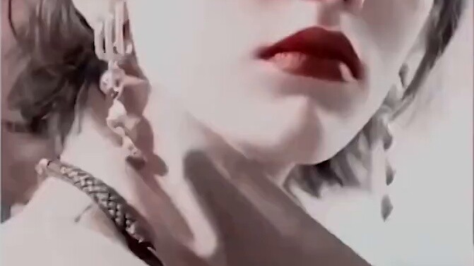 أربعة وجوه مثالية للشخصية المتمردة، لا تزعجني إذا كنتِ غير سعيدة!