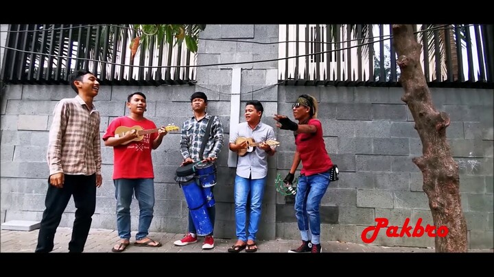 Lagu JURAGAN EMPANG jadi keren banget dibawain pengamen kocak Alay dan Trio Wok Wok