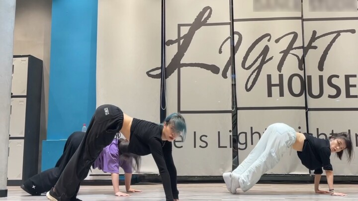 In this increasingly homogenized dance world, I struggle to stick to my own style and strength. [Sle
