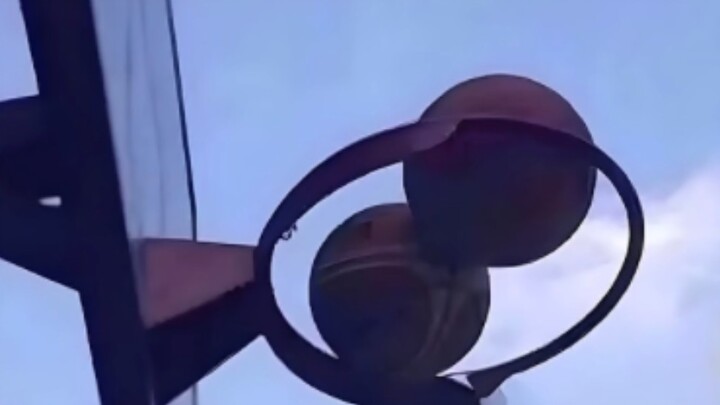 هي: لا بأس لو تقدّمت مرة أخرى (أتمنى أن تكون الدقيقة القادمة للرياضيات!).