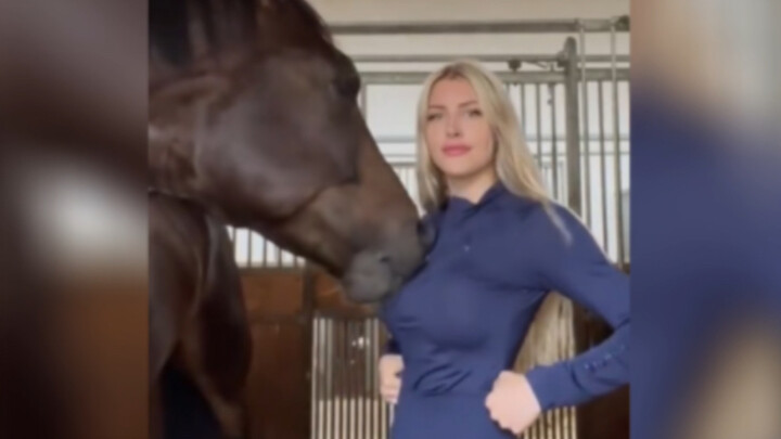 Some people are born to be the main characters!