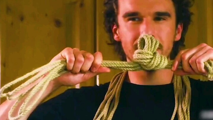 Quán quân mạnh nhất trong số những kẻ biến thái không cướp của, không cướp sắc