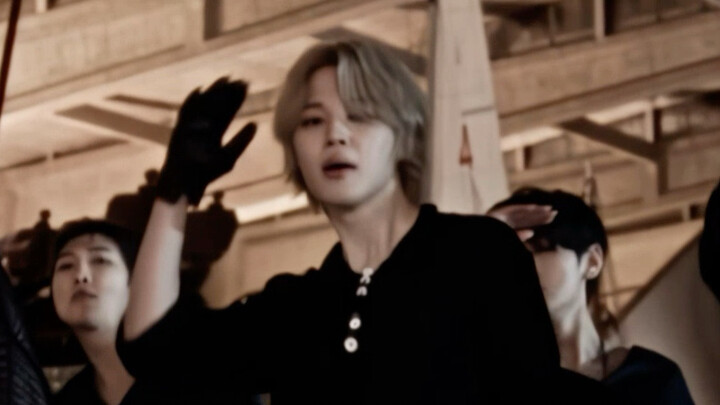 [Kim Jimin] Blonde hair + black leather gloves — every single frame is stunning