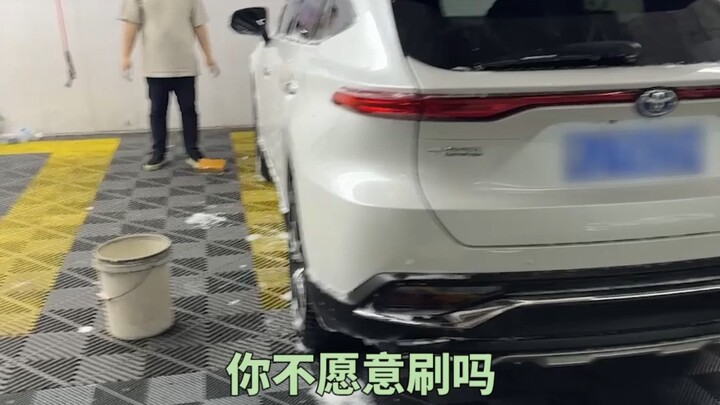 هل حقًا كل مرة تخرج فيها الأخت الكبرى تكون مجانية؟