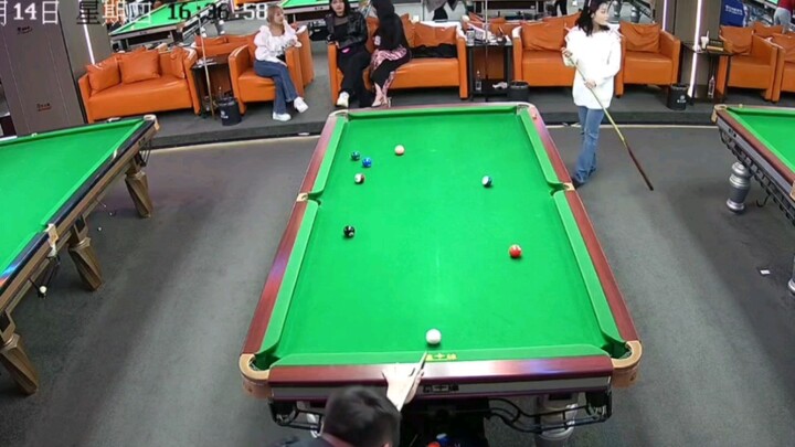 Anh chàng: Tôi thiết kế nó như thế này mà.