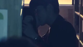 救命！终于亲了！教授主动起来这么生猛吗！壁咚+沙发咚～花絮三个吻好绝！太甜了啊啊啊！｜虞书欣张彬彬｜两个人的小森林