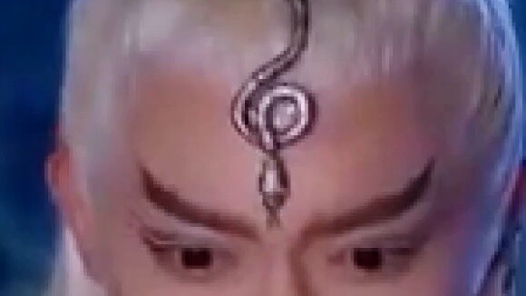[Monster Pria] "Jangan takut, nona muda. Apakah menurutmu aku terlihat seperti monster?"