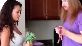 Ironic video dissing vegetarianism, If meat eaters acted like vegans