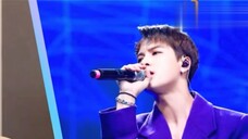 Qing Lian mentioned in her latest interview that one of her favorite Chinese singers that she wants