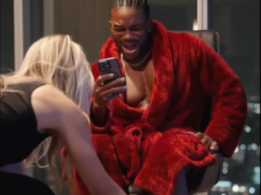 “เวอร์ชันเต็ม: การนวดเท้าโดยเลขาสาวลูกสาวของเน็ตไอดอลฟิตเนสผิวดำผู้อิสระทางการเงิน”