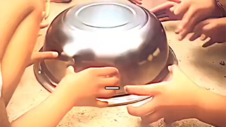 ⚡ Whoever grabs it first gets to keep it ⚡