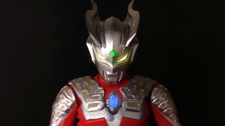 Ultraman Zero SHF dạng hoang dã