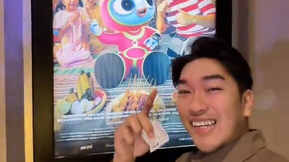 Ada Ufo Jatuh di Madura  Sebuah film Drama Komedi terbaru ini unik dan fresh banget cuy, sepanjang f
