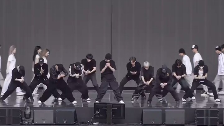 A Shocking Moment for Those Who Don’t Follow SVT #SEVENTEEN #Knife Choreography #Practice Version