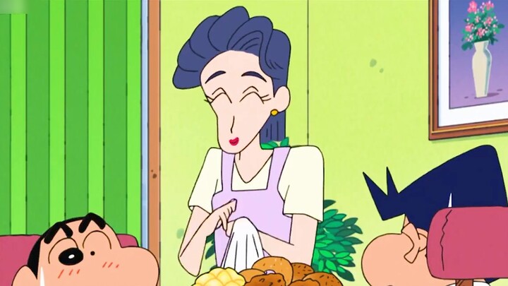 Có một thế giới khác biệt giữa cách Fengzi và Moeko đối xử với Shin-chan